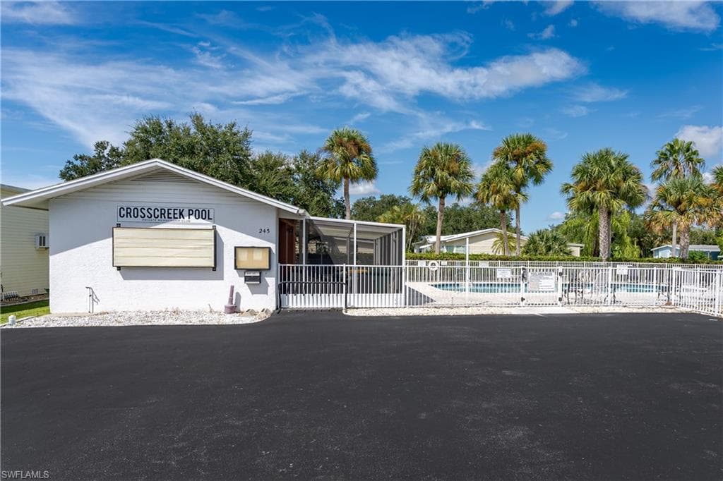 104 Rookery RD, NAPLES FL 34114-28