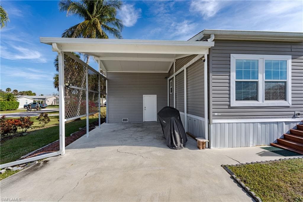 104 Rookery RD, NAPLES FL 34114-20