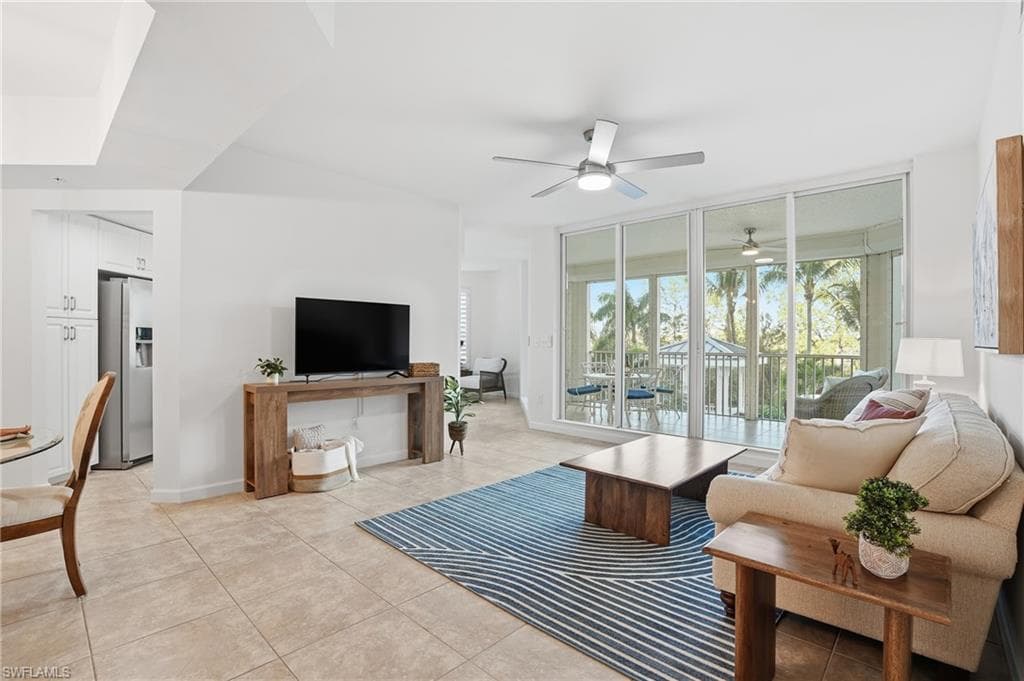 325 Dunes BLVD # 205, NAPLES FL 34110-2