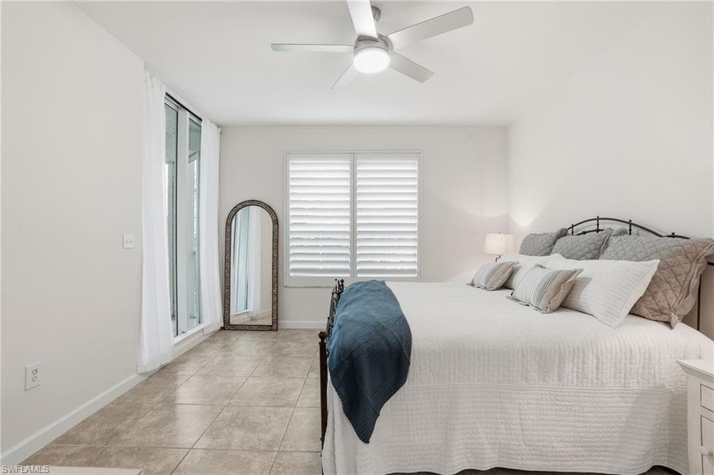 325 Dunes BLVD # 205, NAPLES FL 34110-14