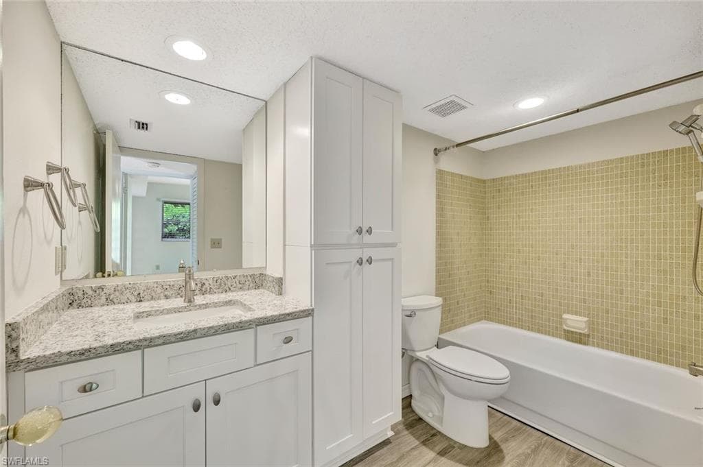 7400 College PKWY # 5A, FORT MYERS FL 33907-21