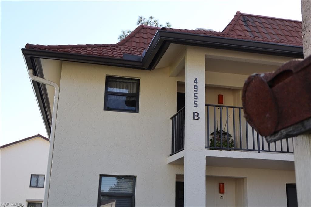 4955 Pepper CIR # B207, NAPLES FL 34113-30