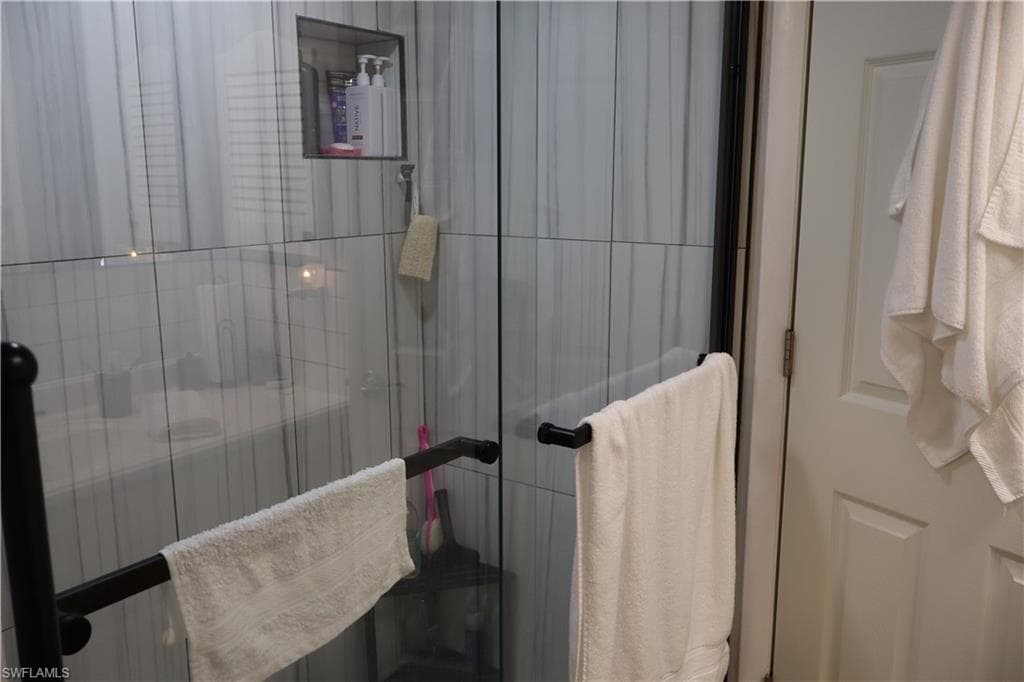 4955 Pepper CIR # B207, NAPLES FL 34113-20