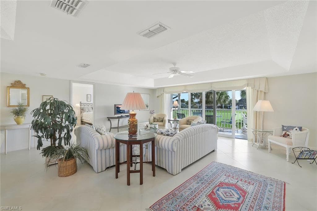 278 Winners CIR # 2672, NAPLES FL 34112-1