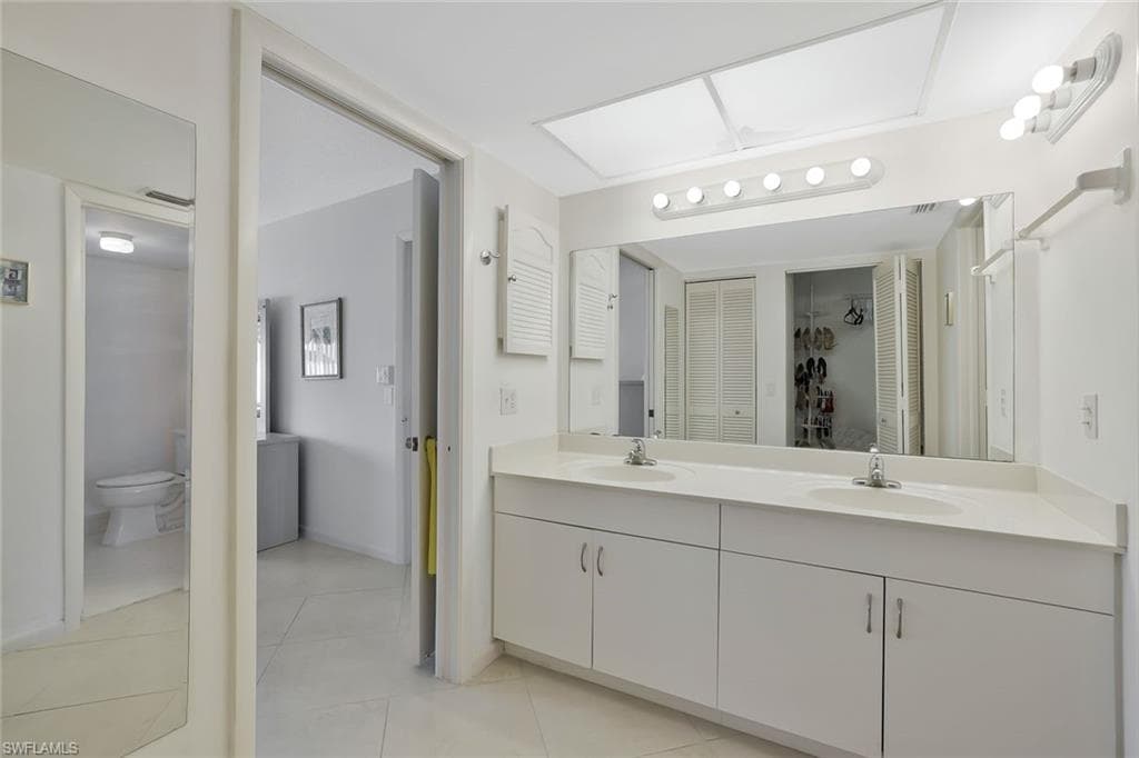 278 Winners CIR # 2672, NAPLES FL 34112-10