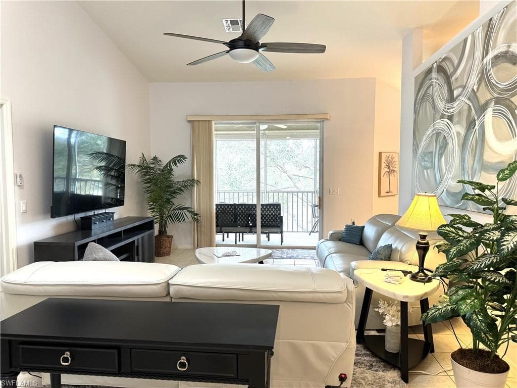 3445 Grand Cypress DR # 202, NAPLES FL 34119-4