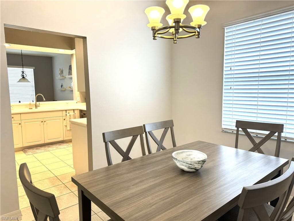 3445 Grand Cypress DR # 202, NAPLES FL 34119-7