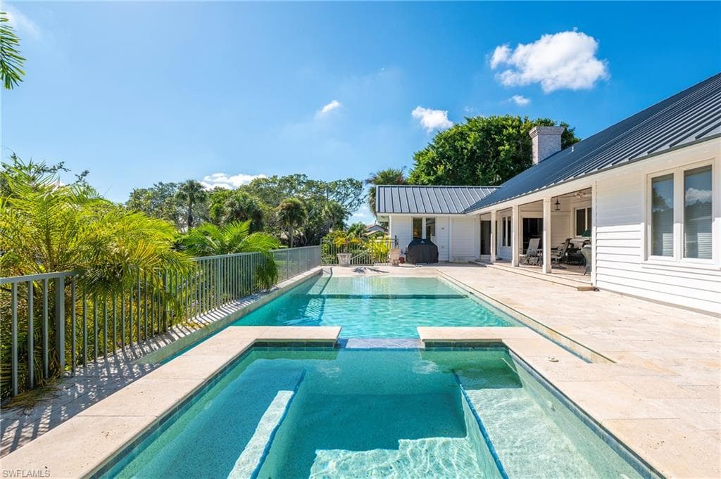 5042 Seahorse AVE, NAPLES FL 34103-22