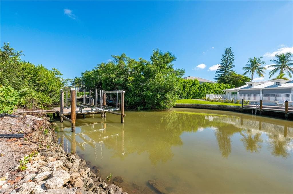 5042 Seahorse AVE, NAPLES FL 34103-16