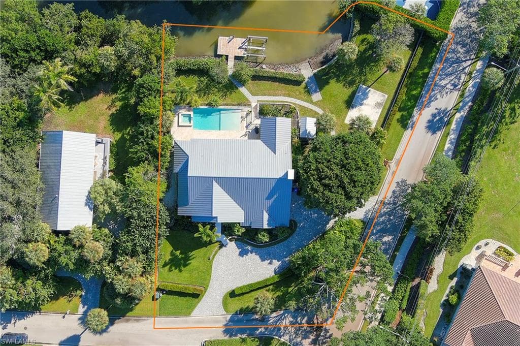 5042 Seahorse AVE, NAPLES FL 34103-2