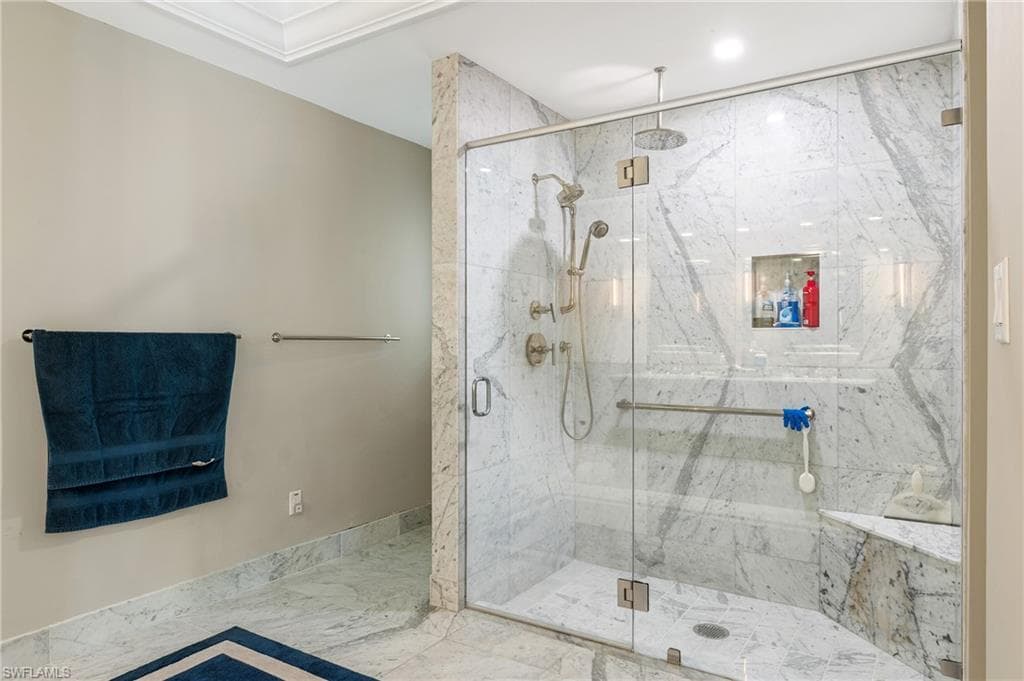 5042 Seahorse AVE, NAPLES FL 34103-35