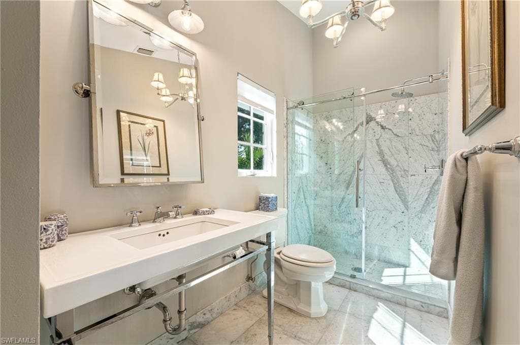 5042 Seahorse AVE, NAPLES FL 34103-39