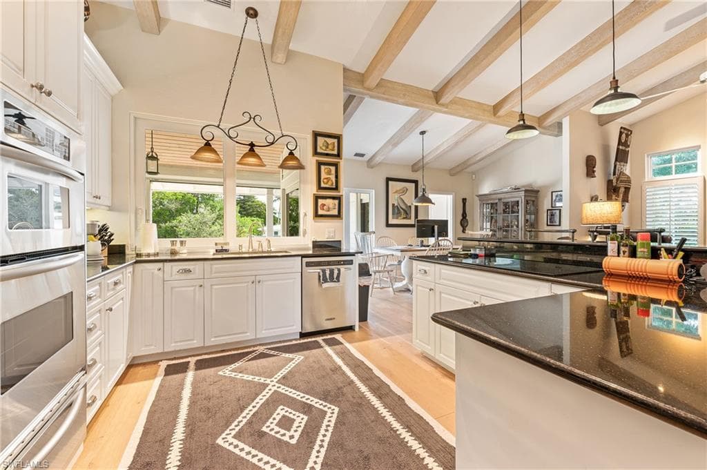 5042 Seahorse AVE, NAPLES FL 34103-28