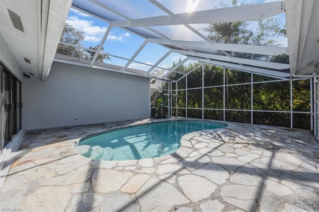 6161 Waxmyrtle WAY, NAPLES FL 34109-22