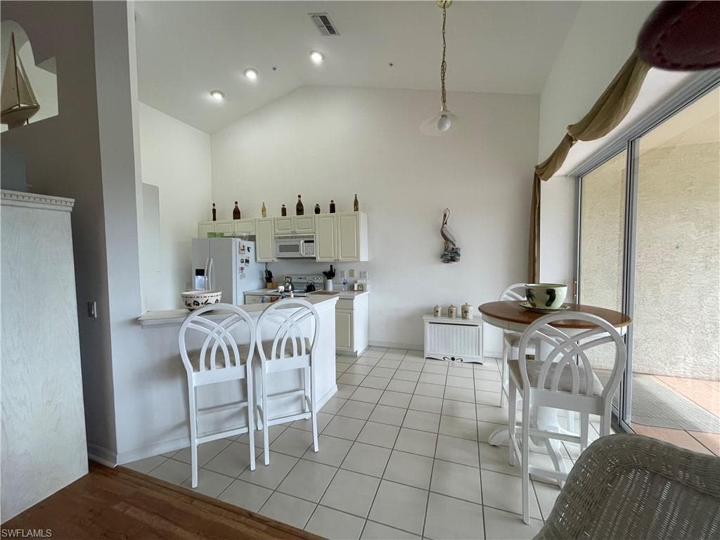 25232 Pelican Creek CIR # 202, BONITA SPRINGS FL 34134-6