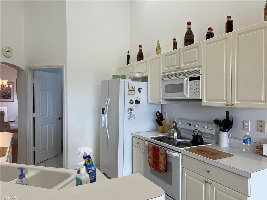 25232 Pelican Creek CIR # 202, BONITA SPRINGS FL 34134-4