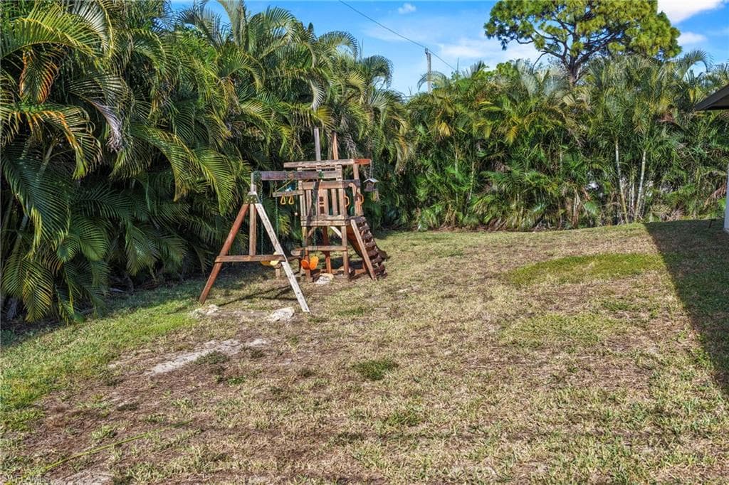 18428 Heather RD, FORT MYERS FL 33967-20