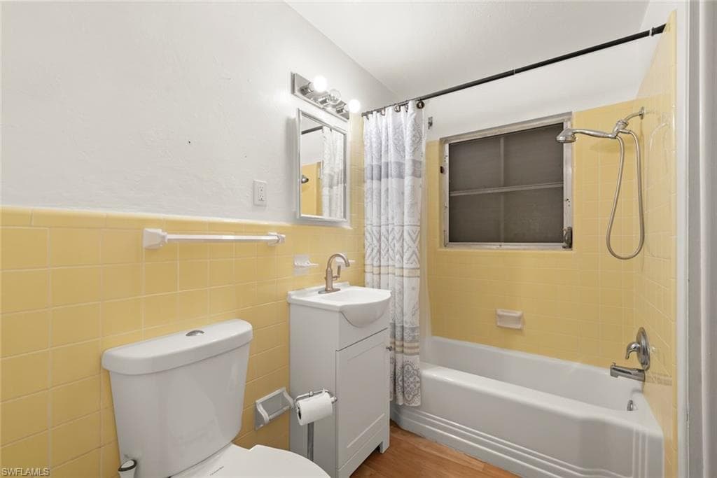 2285 Sunrise BLVD, FORT MYERS FL 33907-21