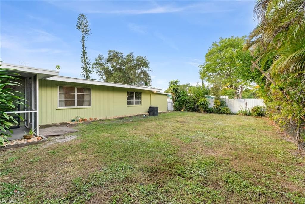 2285 Sunrise BLVD, FORT MYERS FL 33907-30