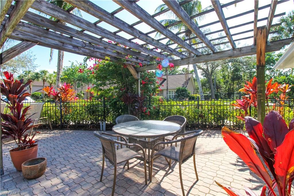 3540 Avion Woods CT # 402, NAPLES FL 34104-46