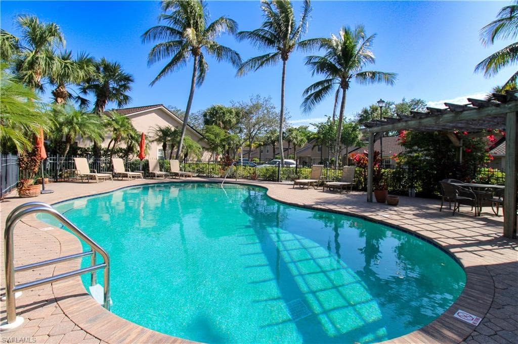 3540 Avion Woods CT # 402, NAPLES FL 34104-42