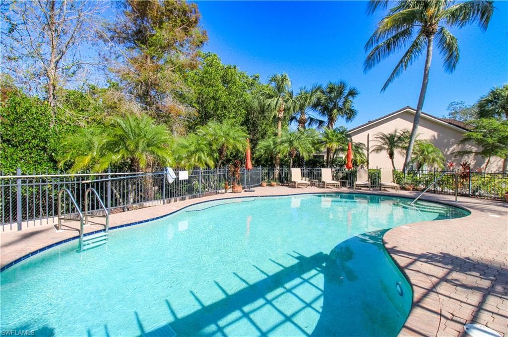 3540 Avion Woods CT # 402, NAPLES FL 34104-43
