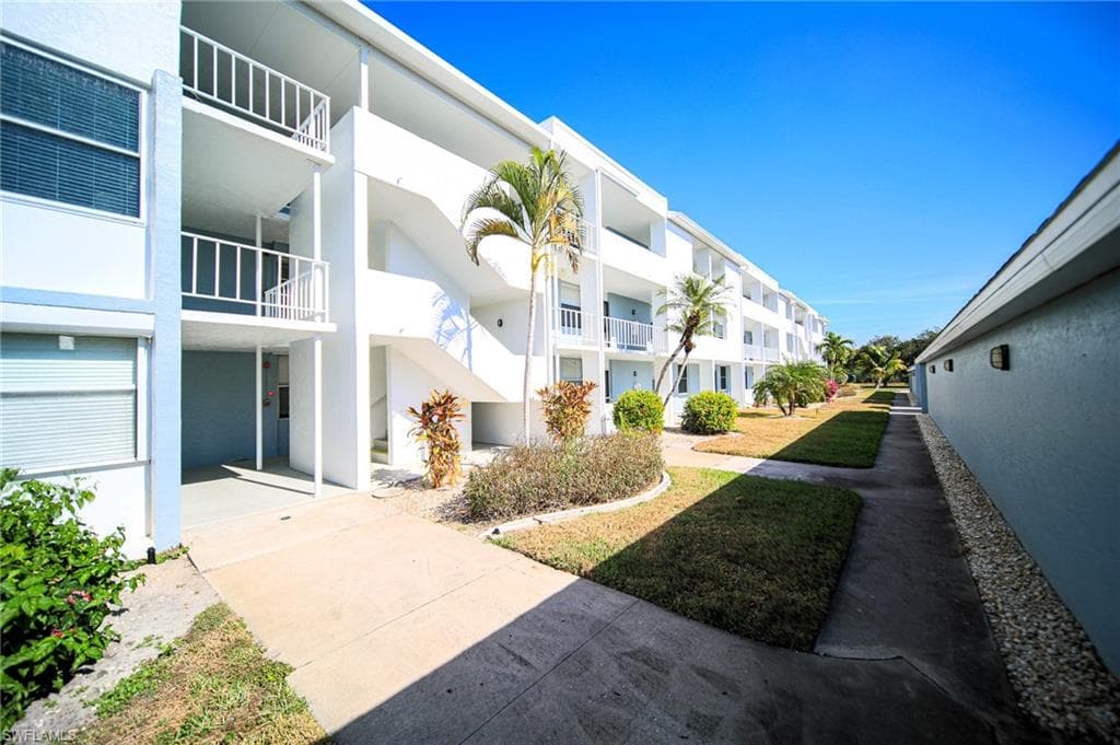 5959 Winkler RD # 206, FORT MYERS FL 33919-32