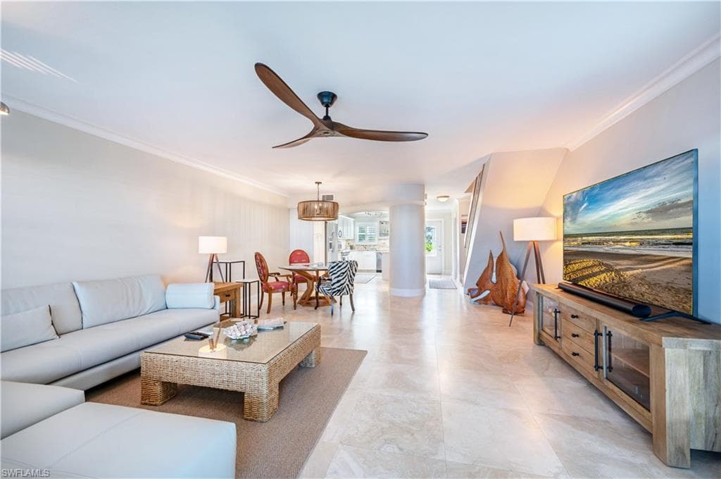 800 RIVER POINT DR # 207, NAPLES FL 34102-12