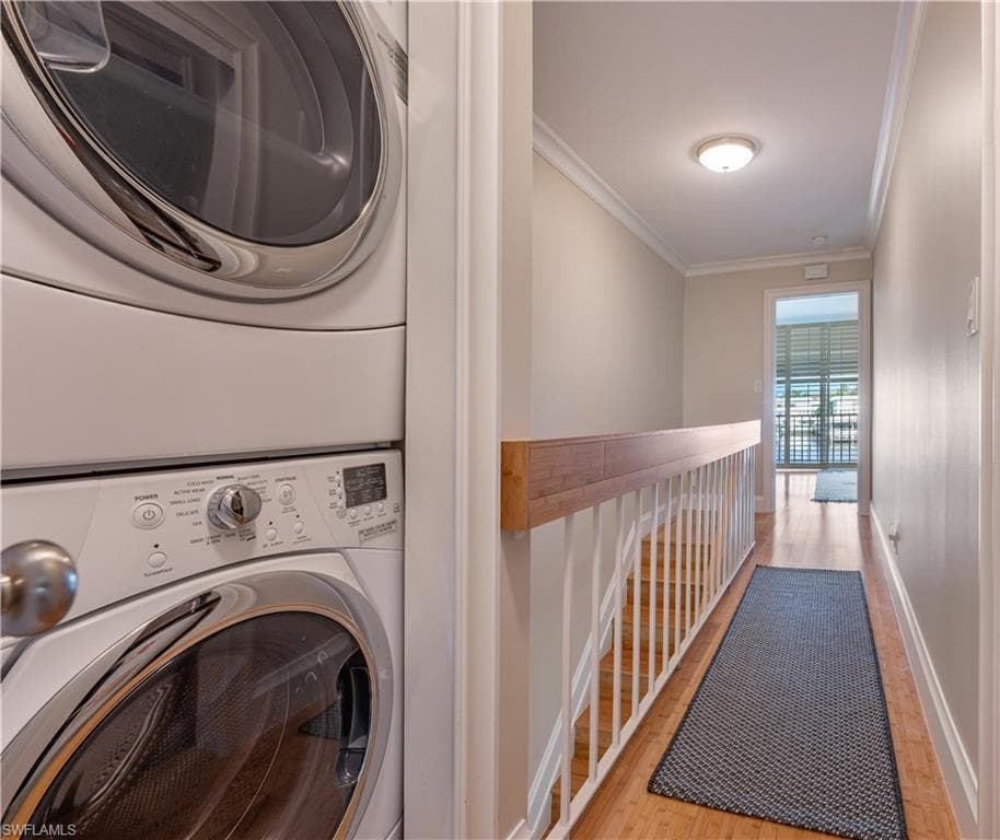 800 RIVER POINT DR # 207, NAPLES FL 34102-35