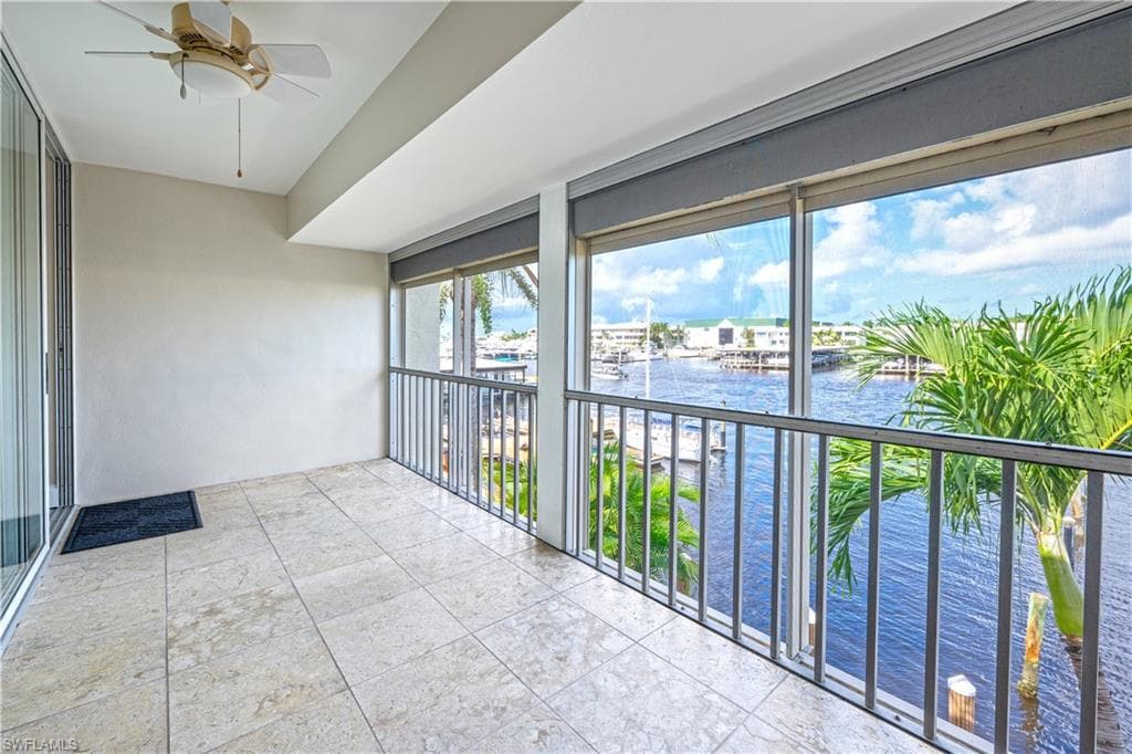 800 RIVER POINT DR # 207, NAPLES FL 34102-32