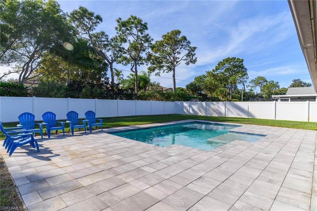 186 Wickliffe DR, NAPLES FL 34110-26