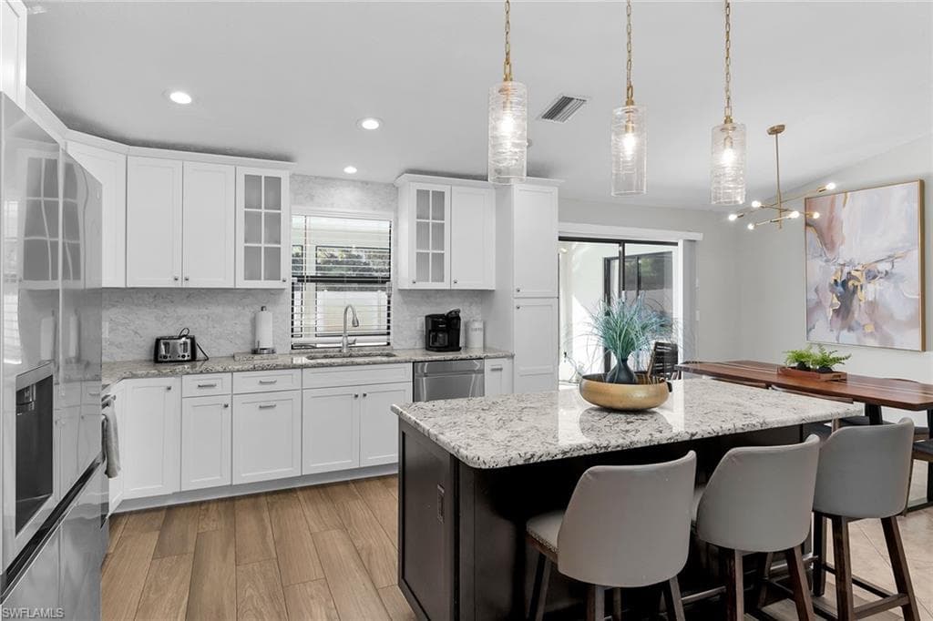 186 Wickliffe DR, NAPLES FL 34110-5