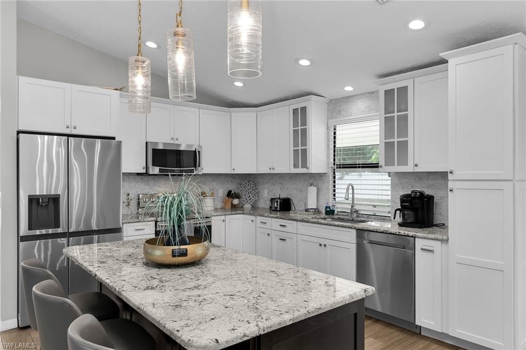 186 Wickliffe DR, NAPLES FL 34110-4