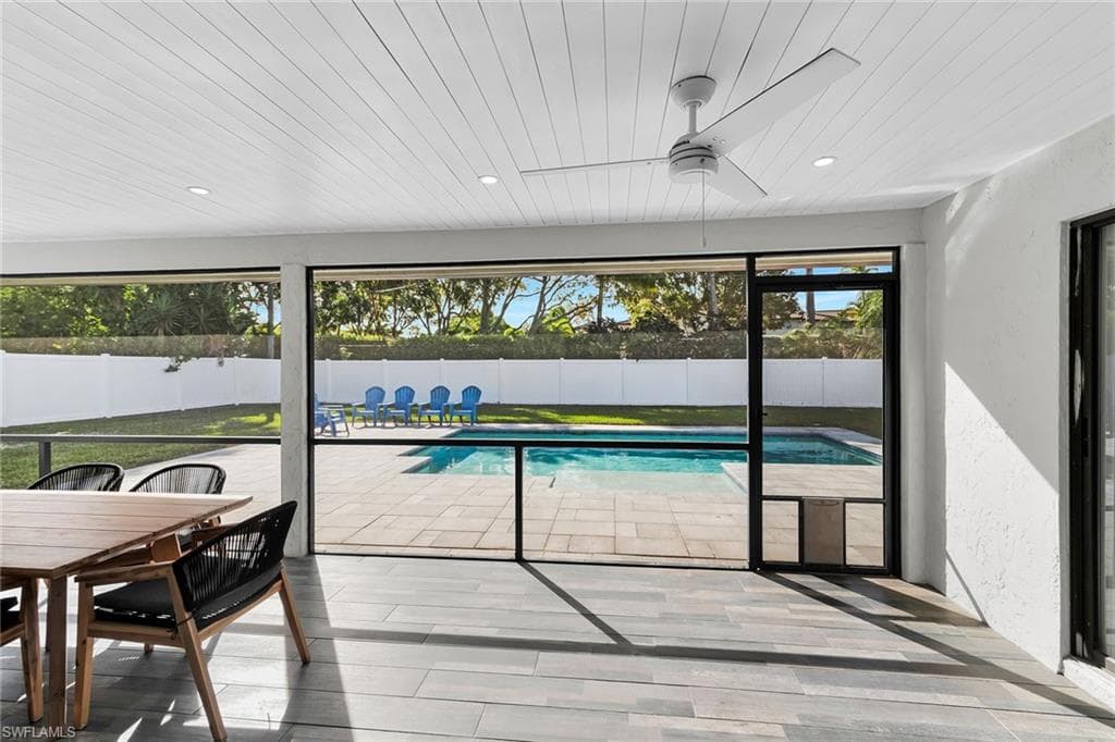 186 Wickliffe DR, NAPLES FL 34110-23