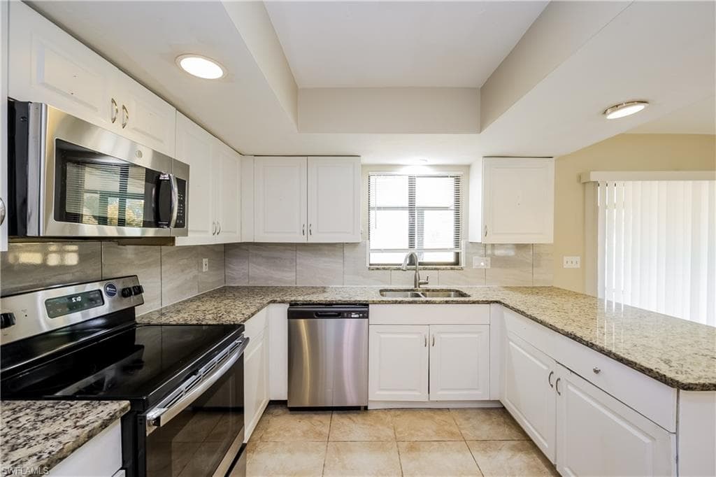 108 Airview AVE, LEHIGH ACRES FL 33936-6