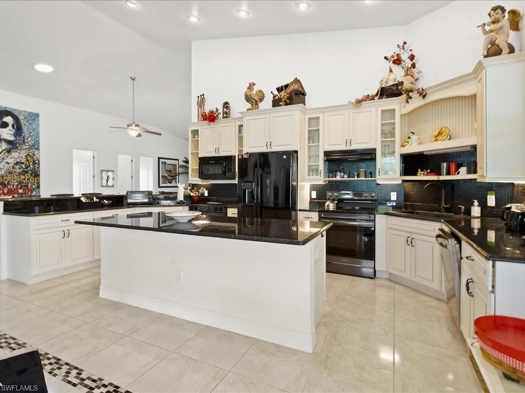 24885 Trost BLVD, BONITA SPRINGS FL 34135-25