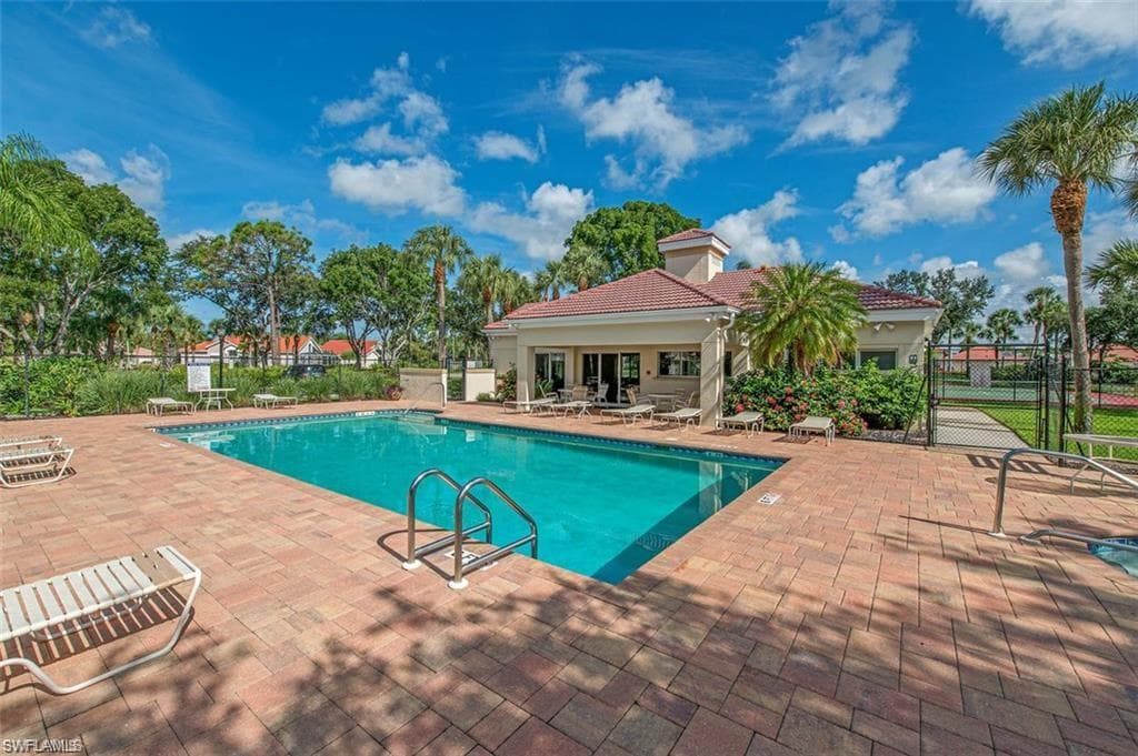 177 Sabal Lake DR, NAPLES FL 34104-23