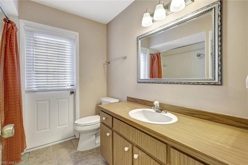 307 Country Club DR, NAPLES FL 34110-33