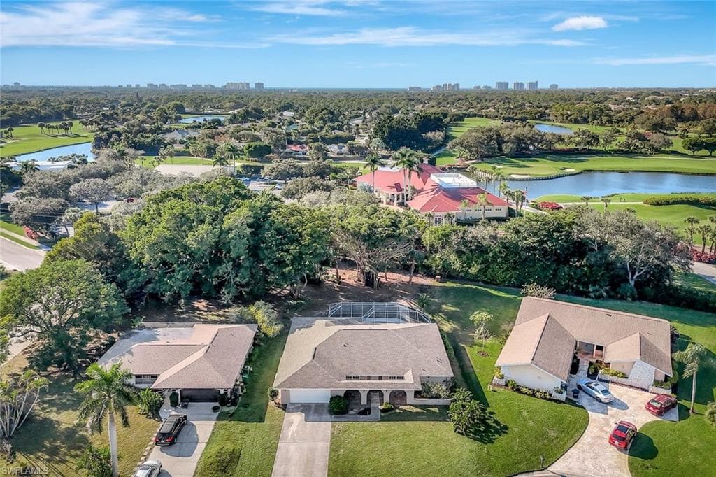 307 Country Club DR, NAPLES FL 34110-9