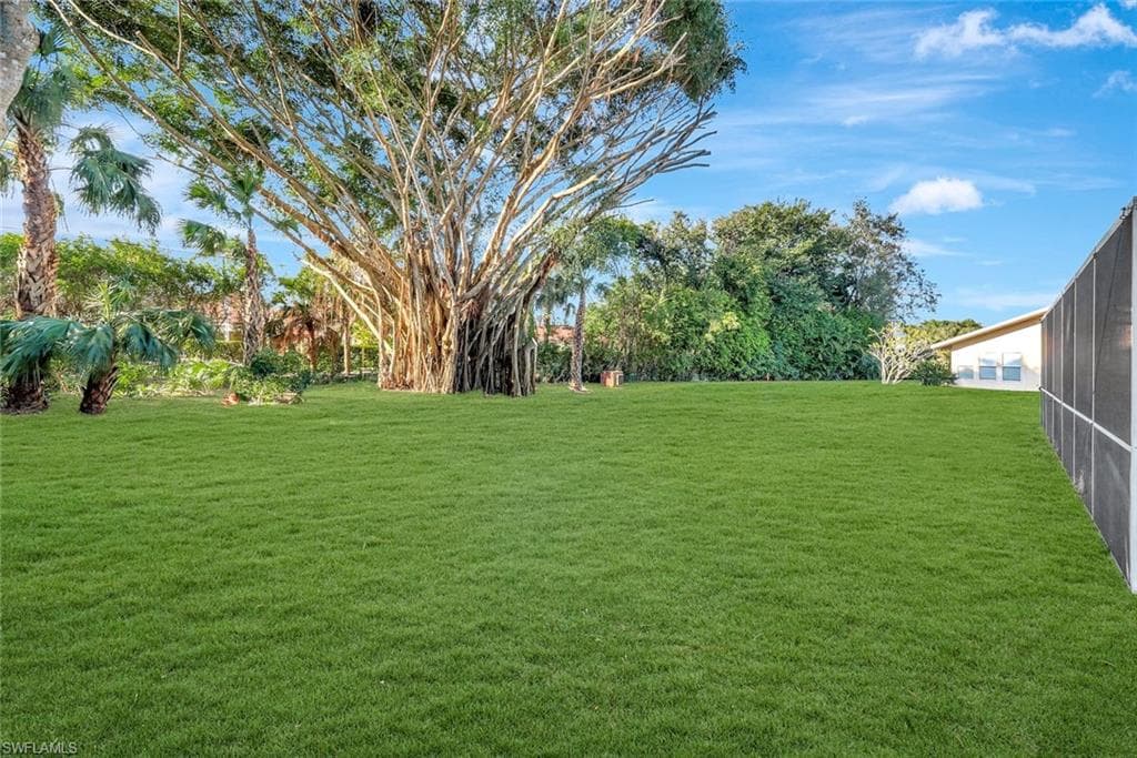 307 Country Club DR, NAPLES FL 34110-3