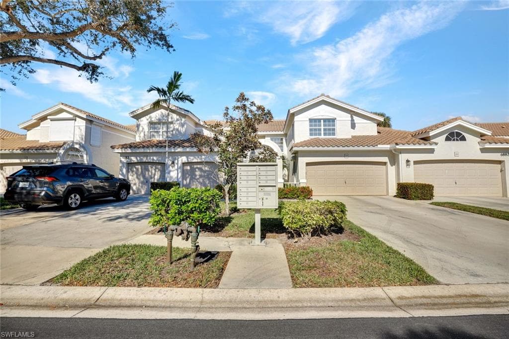 6883 Redbay Park RD # 102, NAPLES FL 34109-2