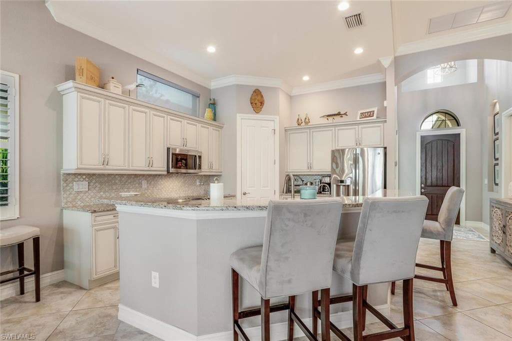 7315 Lantana CIR N, NAPLES FL 34119-5