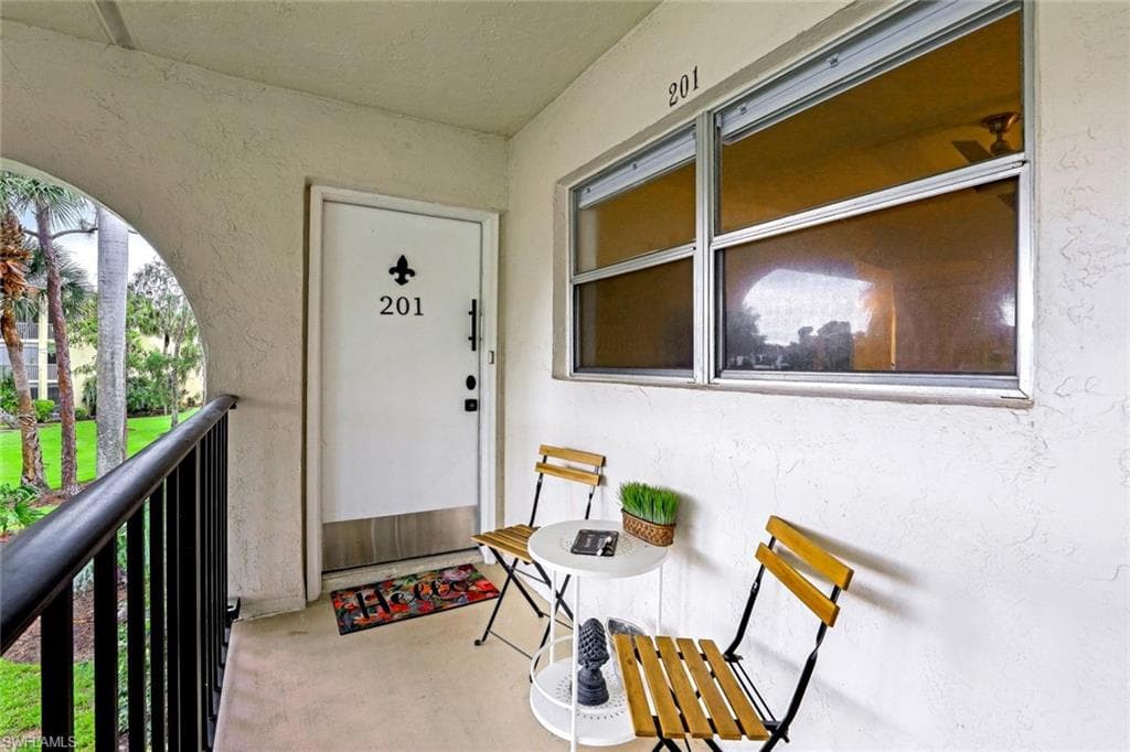 1056 Forest Lakes DR # A201, NAPLES FL 34105-25