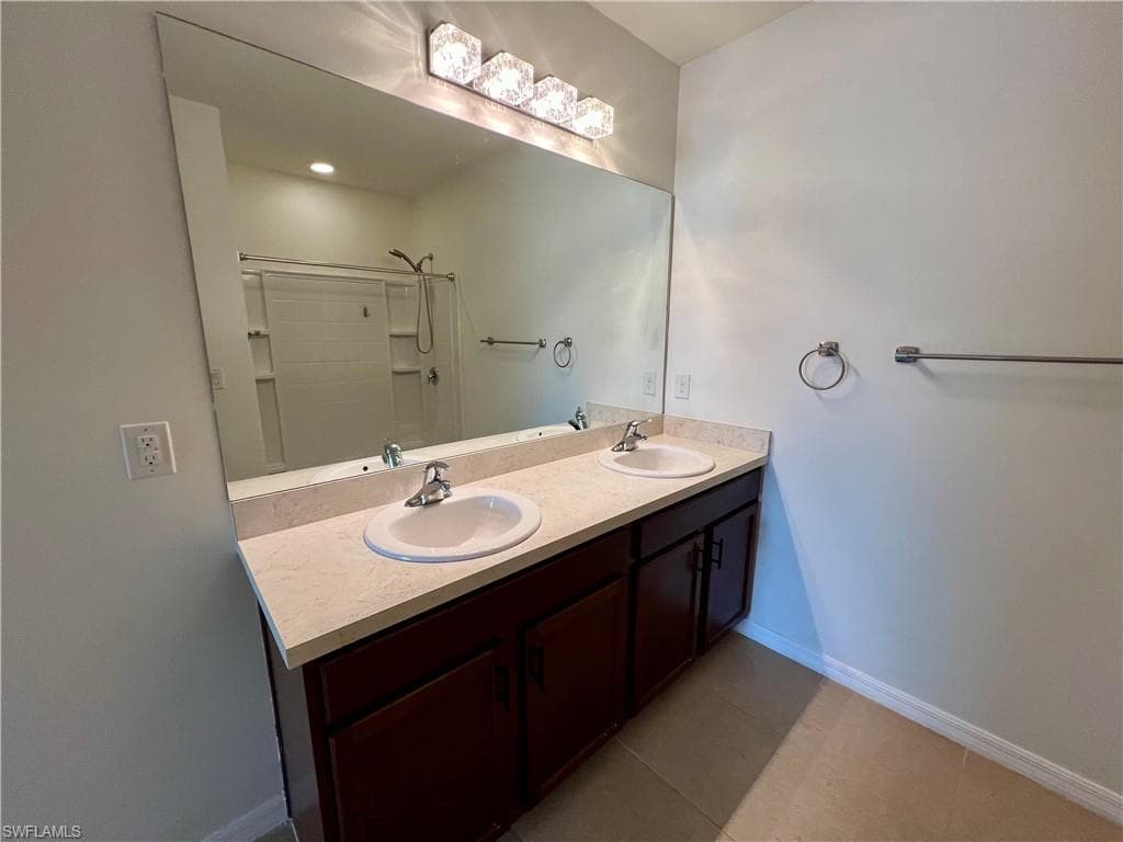 10293 Silver Pond LN, LEHIGH ACRES FL 33936-31