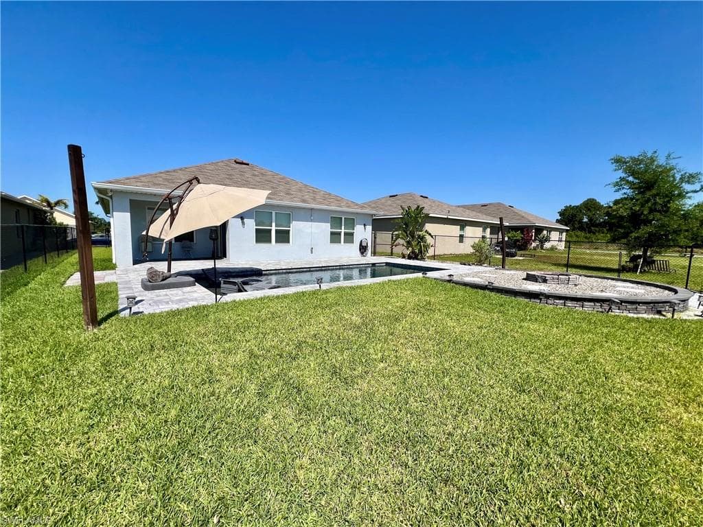 10293 Silver Pond LN, LEHIGH ACRES FL 33936-9