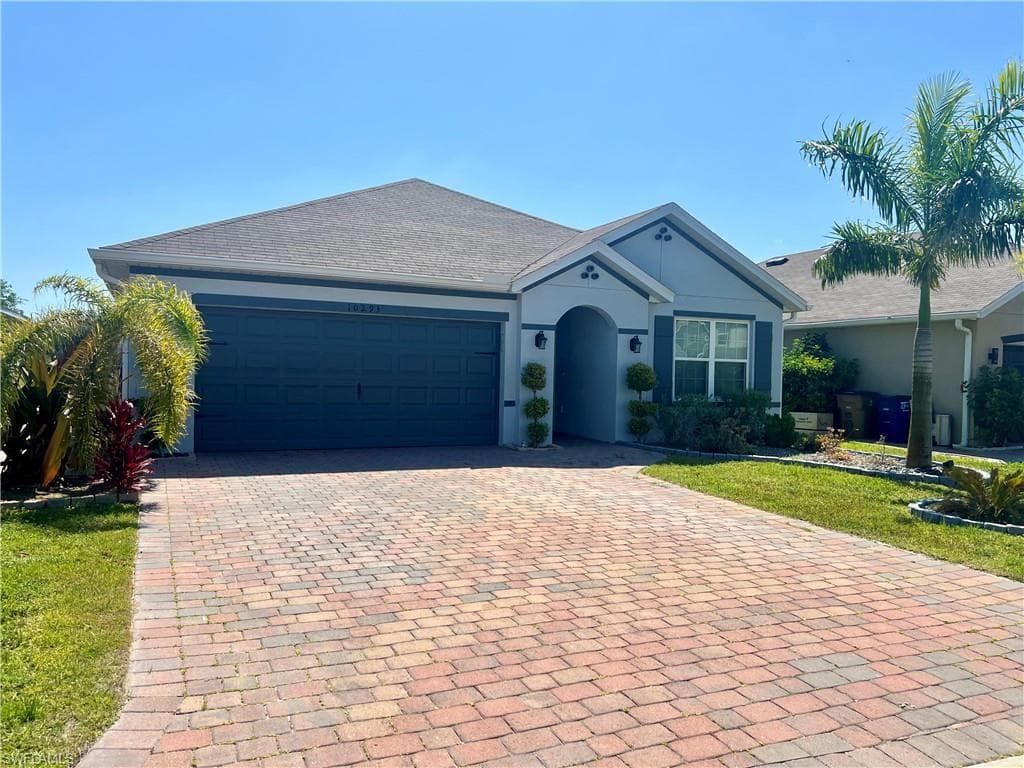 10293 Silver Pond LN, LEHIGH ACRES FL 33936-38