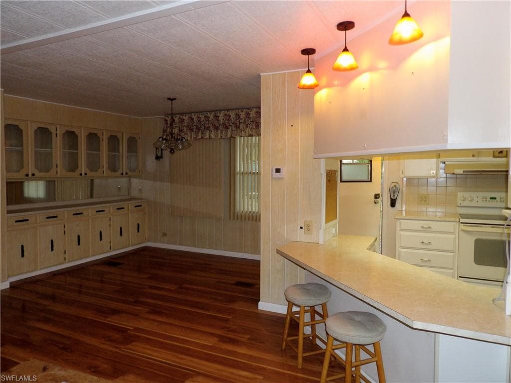 250 Shrub LN N, NORTH FORT MYERS FL 33917-5