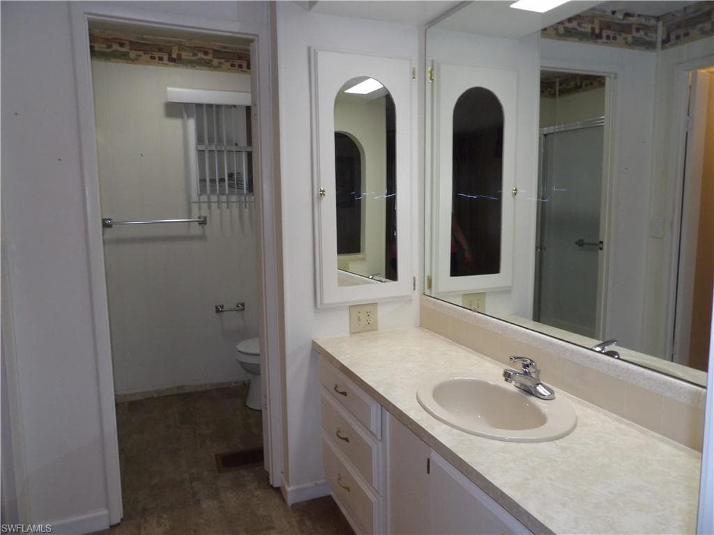 250 Shrub LN N, NORTH FORT MYERS FL 33917-8