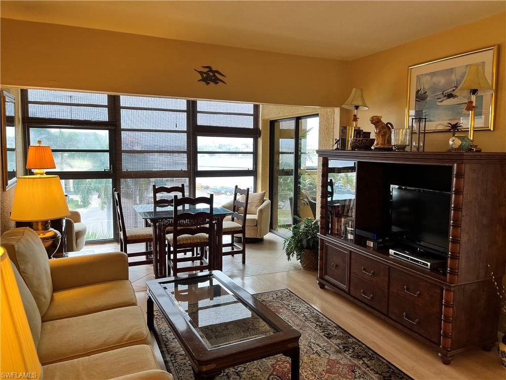 807 River Point DR # 304D, NAPLES FL 34102-4