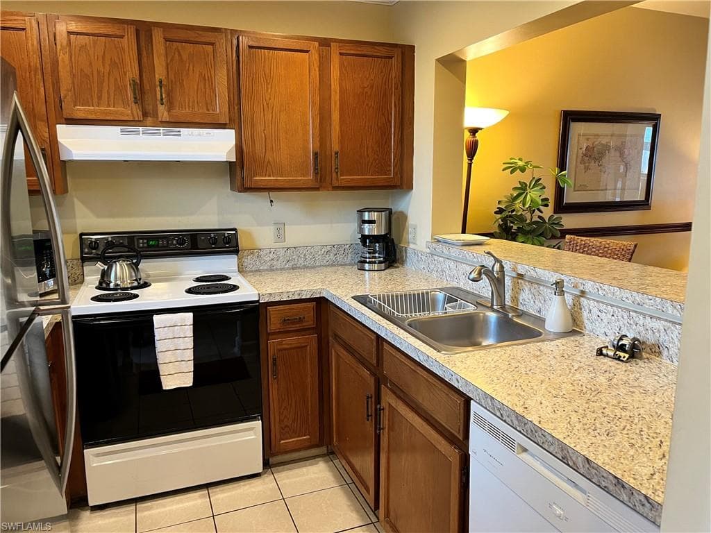 807 River Point DR # 304D, NAPLES FL 34102-8